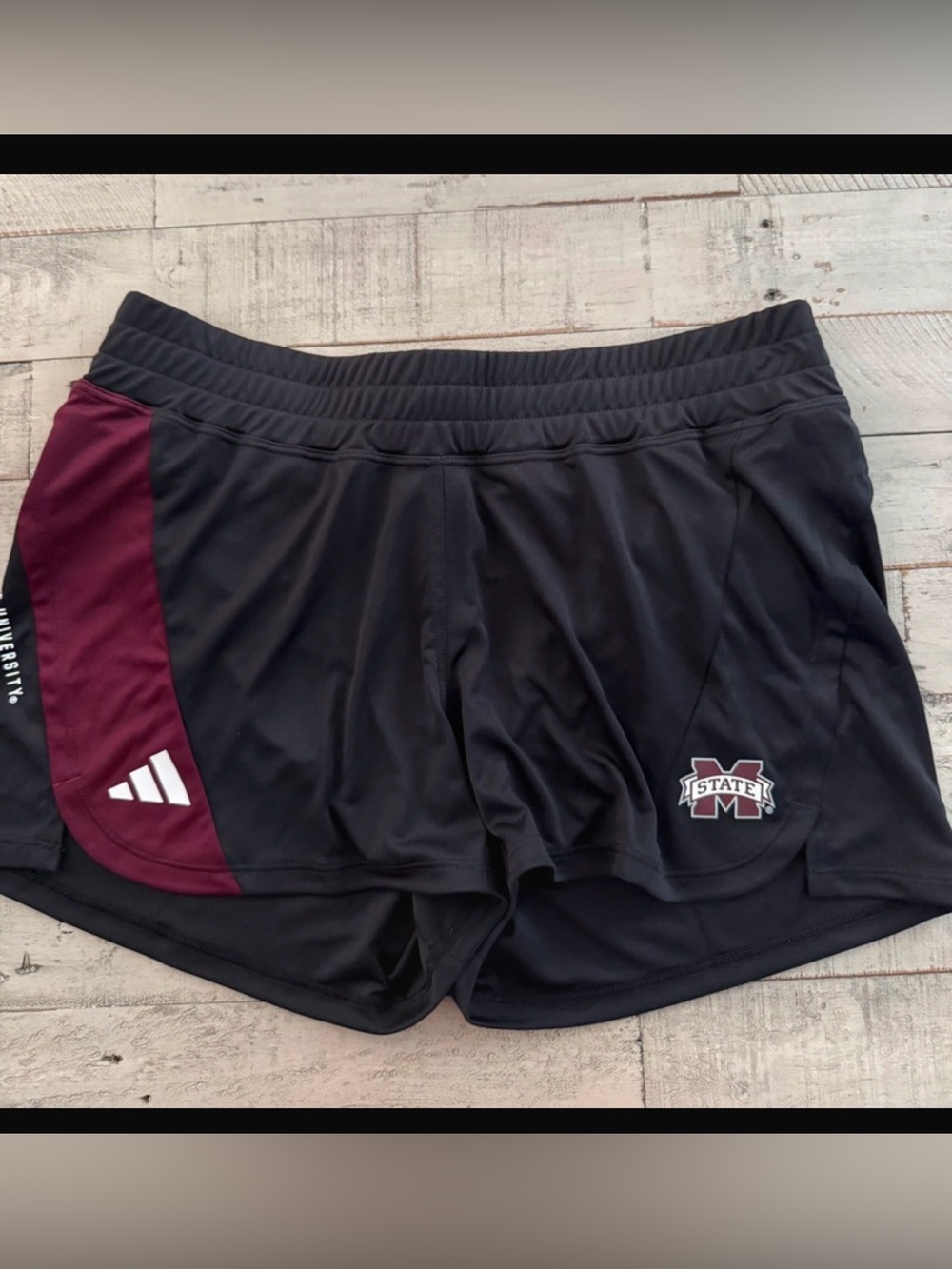 das AEROREADY D4T K Short Women’s Athletic Shorts 3" Black/Maroon